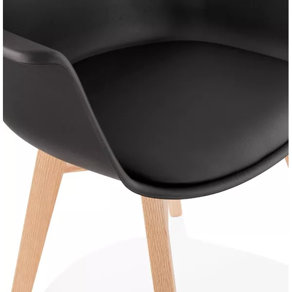 Chaise design scandinave avec accoudoirs KALLY pieds bois couleur naturelle (noir) à associer à Chaises Scandinaves Au Design Ép