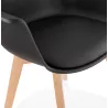 Chaise design scandinave avec accoudoirs KALLY pieds bois couleur naturelle (noir) à associer à Chaises Scandinaves Au Design Ép