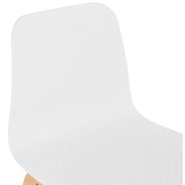 Chaise design scandinave pied bois finition naturelle SANDY (blanc) à associer à Chaises Modernes Pour Un Intérieur Élégant