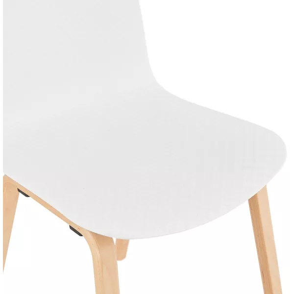 Chaise design scandinave pied bois finition naturelle SANDY (blanc) à associer à Chaises Avec Accoudoirs Pour Plus De Confort