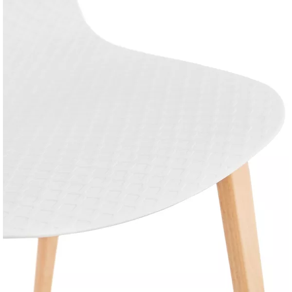 Chaise design scandinave pied bois finition naturelle SANDY (blanc) à associer à Chaises Avec Accoudoirs Pour Plus De Confort