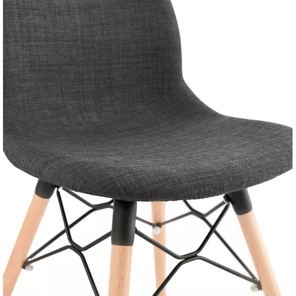 Silla de diseño y tejido escandinavo pies de madera acabado natural y MASHA negro (gris antracita) asociarse con Sillas de ratán