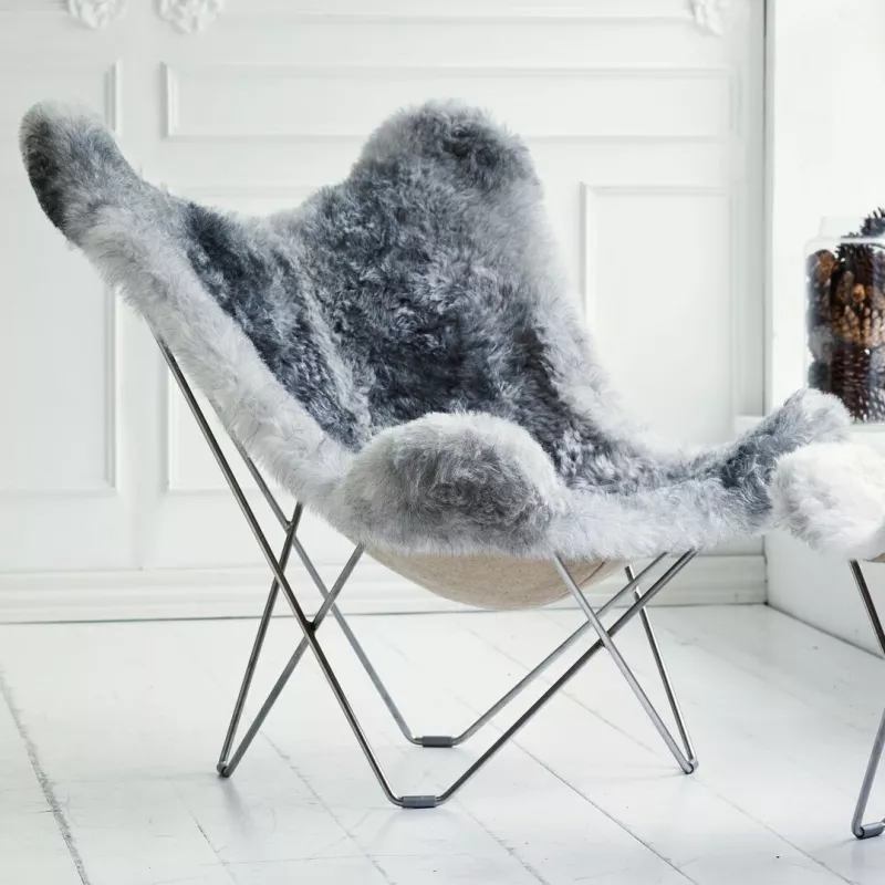 Sheepskin butterfly chair, short hair ICELAND MARIPOSA chrome foot (white, grey) to associate with Rattan Armchairs For A Natura