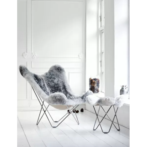 Silla de mariposa piel de oveja, pelo corto ISLANDIA MARIPOSA pie cromado (blanco, gris) asociarse con Sillones escandinavos con