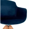 Chaise avec accoudoirs en velours pieds bois naturel MANEL (bleu)