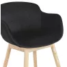 Chaise accoudoirs FRIDA en velours noir et pieds bois naturel