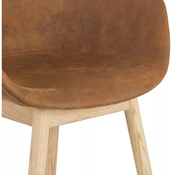 Chaise accoudoirs RUPERT en microfibre brune et pieds bois naturel