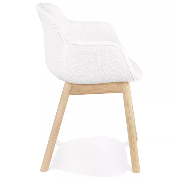 Chaise accoudoirs MOUTOU en tissu bouclé blanc et pieds bois naturel