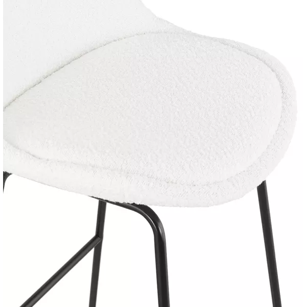 Tabouret de bar ALICE en tissu bouloché blanc et pied traineau métal noir