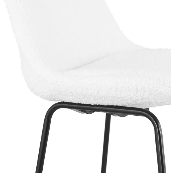 Tabouret de bar ALICE en tissu bouloché blanc et pied traineau métal noir