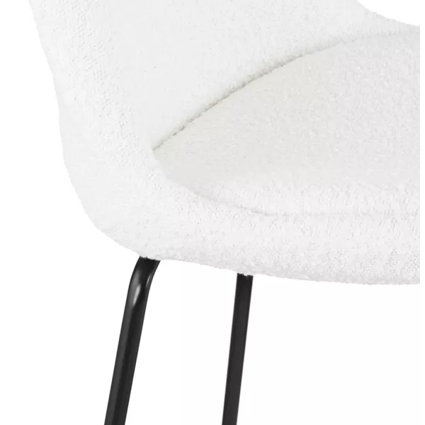 Tabouret de bar LEONIE en tissu bouloché blanc et pied métal noir