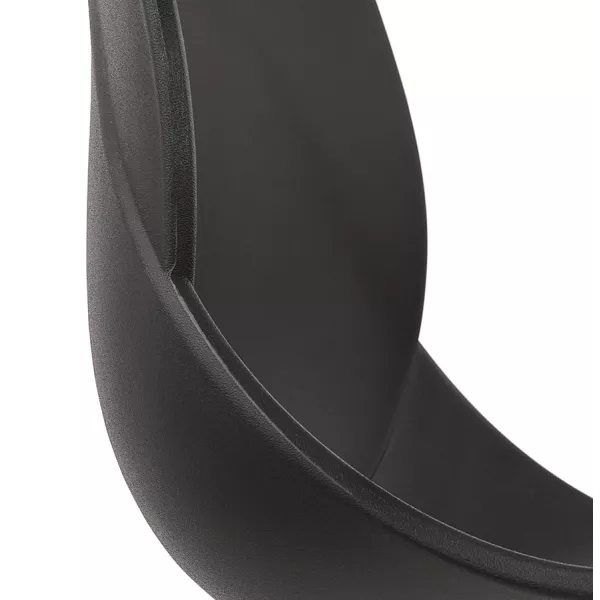 Chaise design TUCANA noire pieds métal