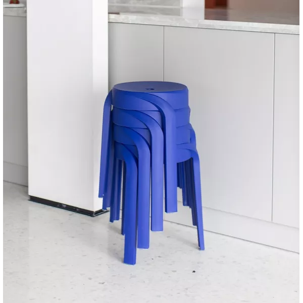 Tabouret bas empilable POMPA en matière plastique bleu foncé