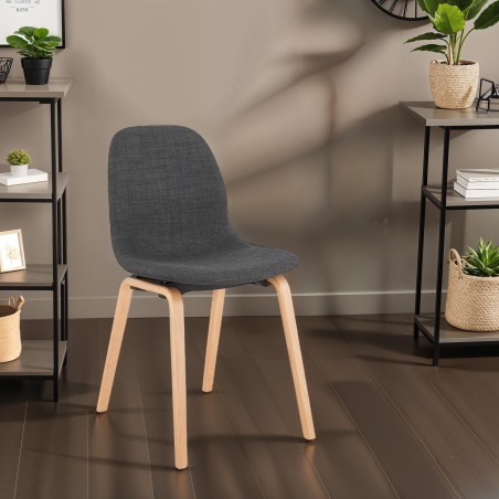 Qualité et petit prix pour cette magnifique chaise scandinave en tissu.