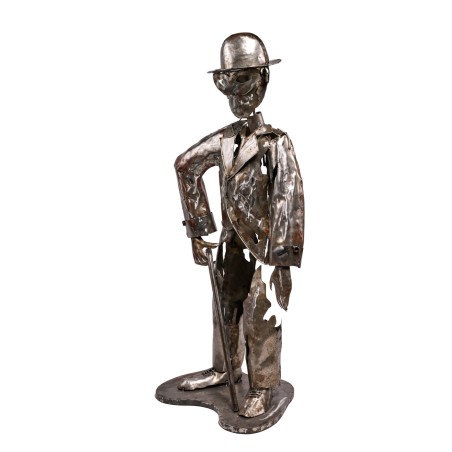 Estatua de metal CHARLOT con aspecto relajado