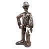 Estatua de metal CHARLOT con aspecto relajado