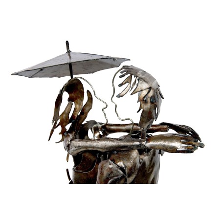 Beautiful metal statue representing an entwined couple