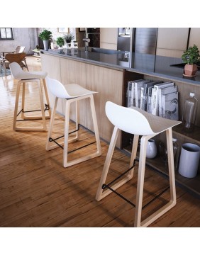 Mid-Height Snack Stool: Elegance and Comfort for Your Modern Space